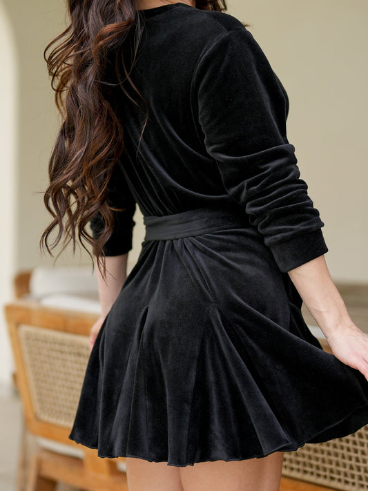 Noir Muse Robe