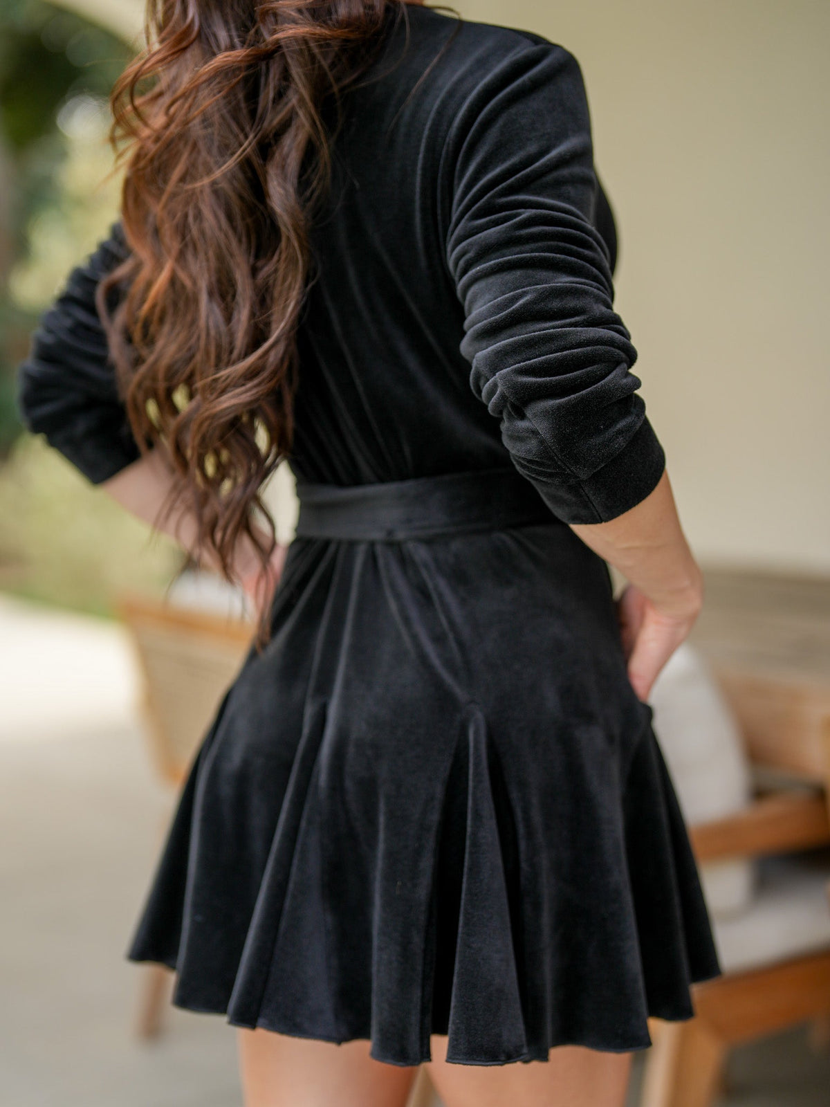 Noir Muse Robe